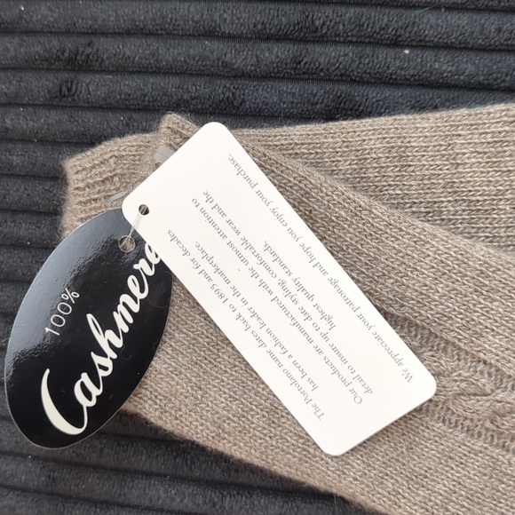 Portolano Cashmere Tan Gloves - Picture 2 of 2